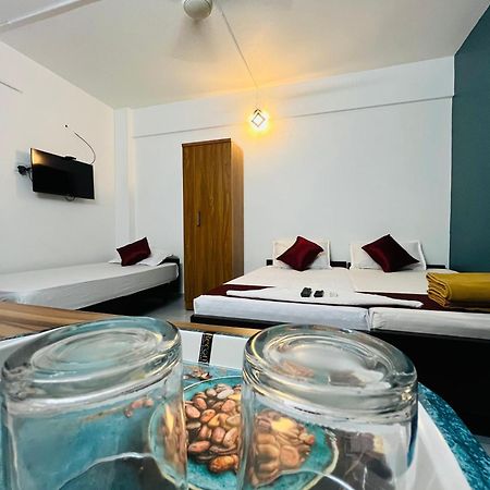 Priya Lodge Kozhikode Exteriör bild