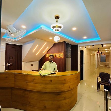 Priya Lodge Kozhikode Exteriör bild