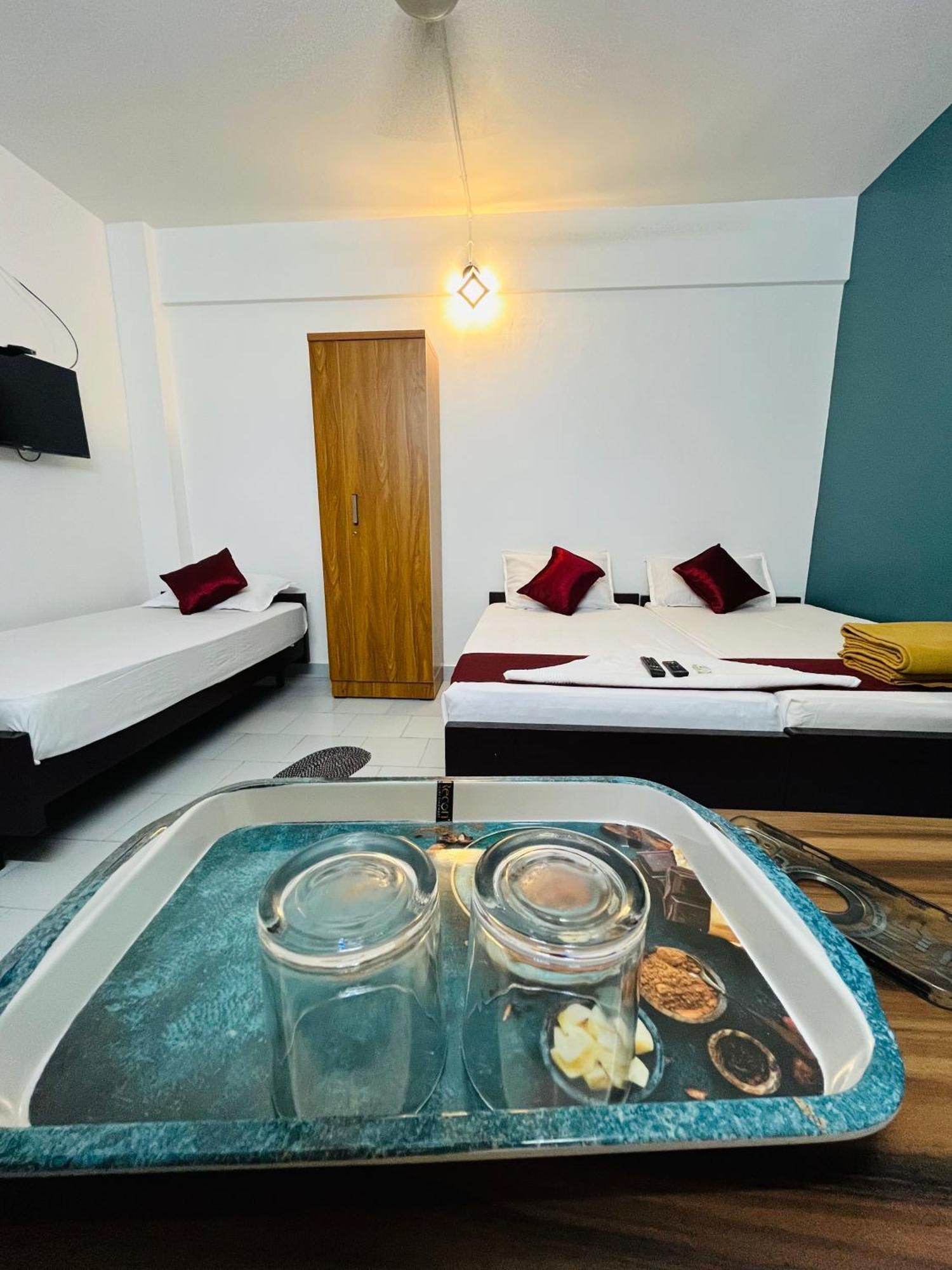 Priya Lodge Kozhikode Exteriör bild