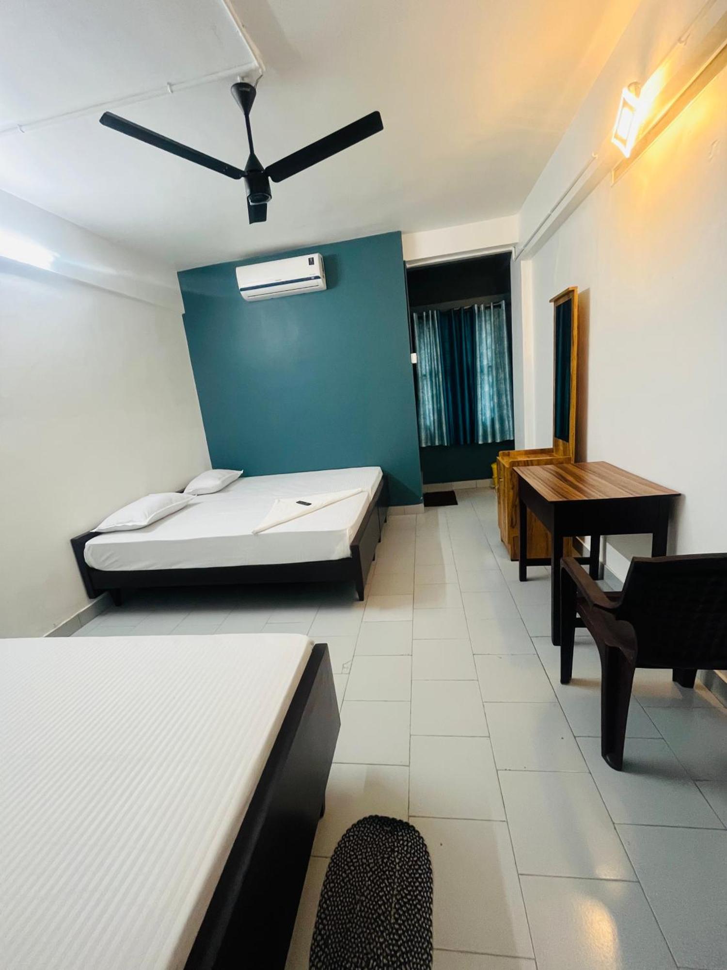 Priya Lodge Kozhikode Exteriör bild