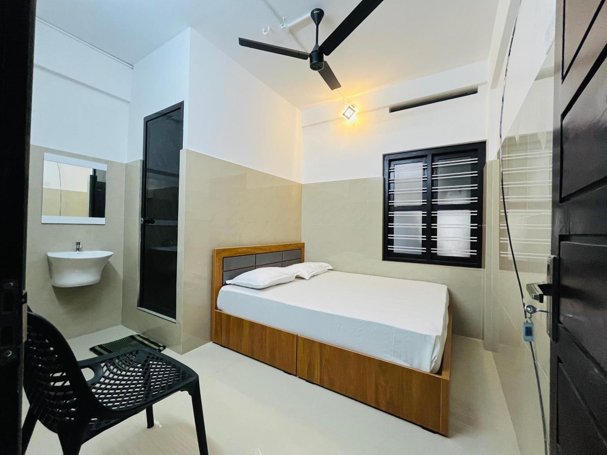 Priya Lodge Kozhikode Exteriör bild